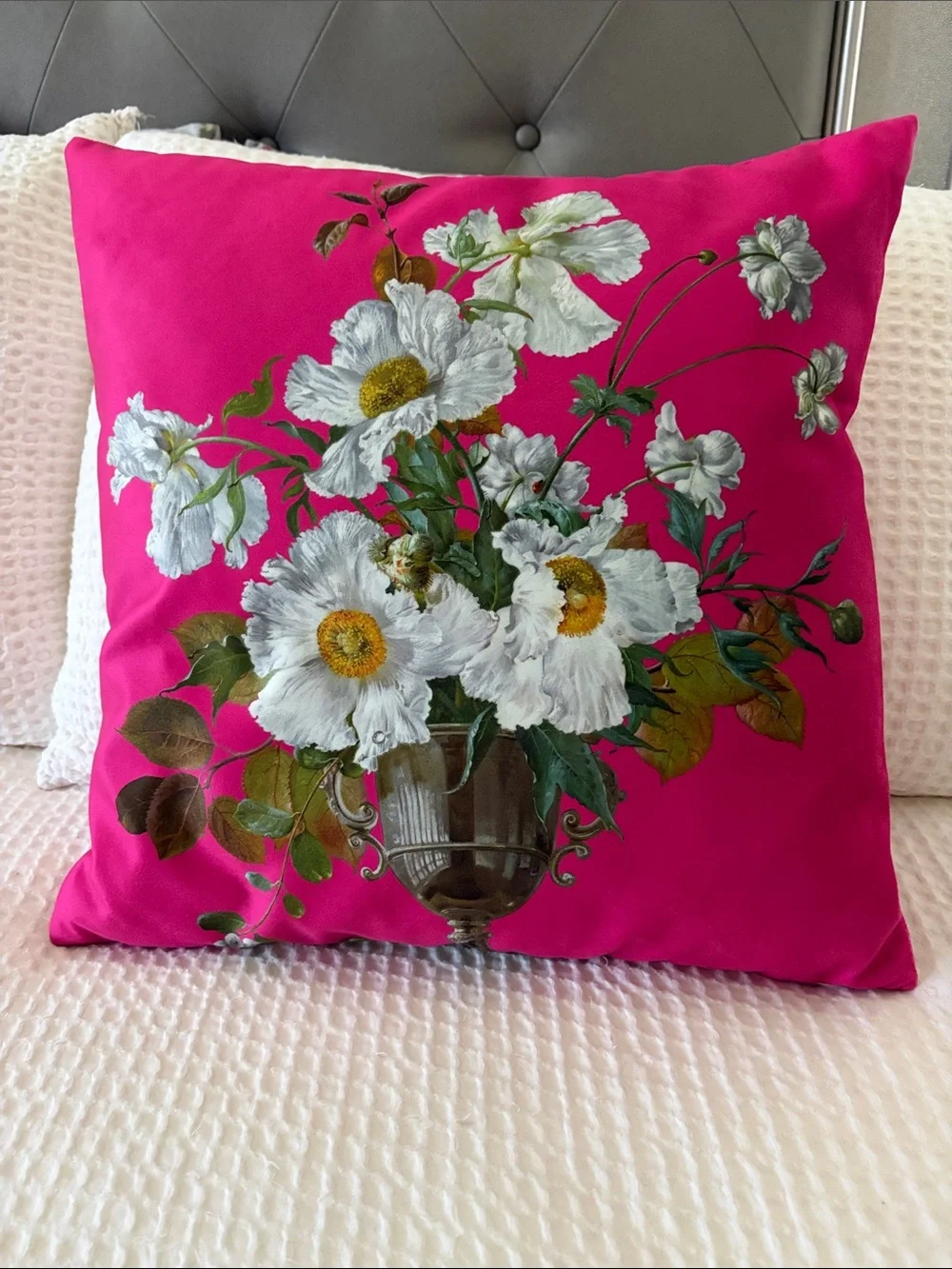 Decorative pillow covers like new condition